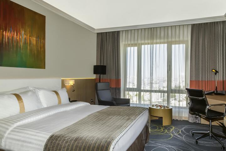 Room 30 of 195