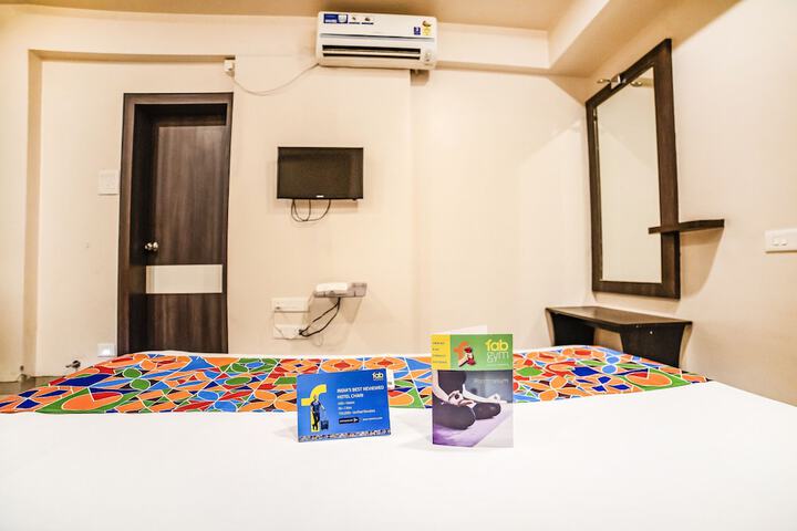 Room 10 of 24