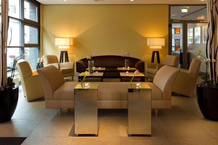Guest Lobby