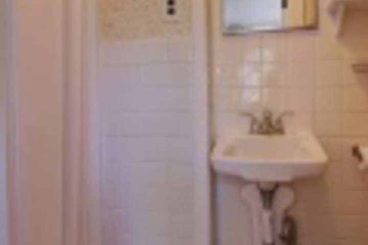 Room 402 of 408