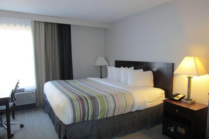 1 King Bed (1 of 20)
