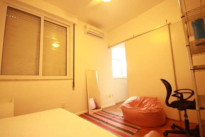 Room 12 of 20