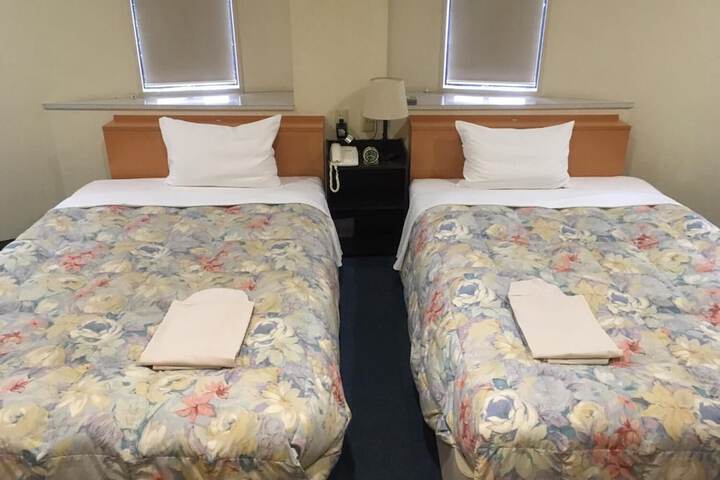 Room 10 of 30