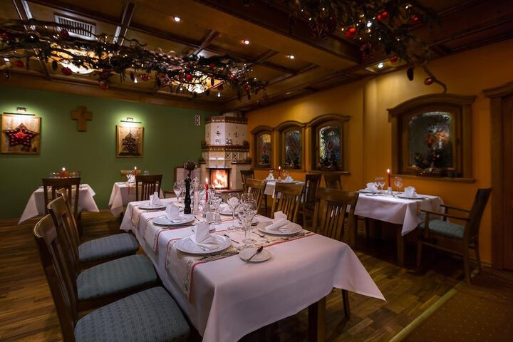 Dining 49 of 74
