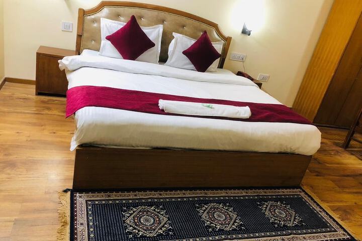 Room 15 of 36