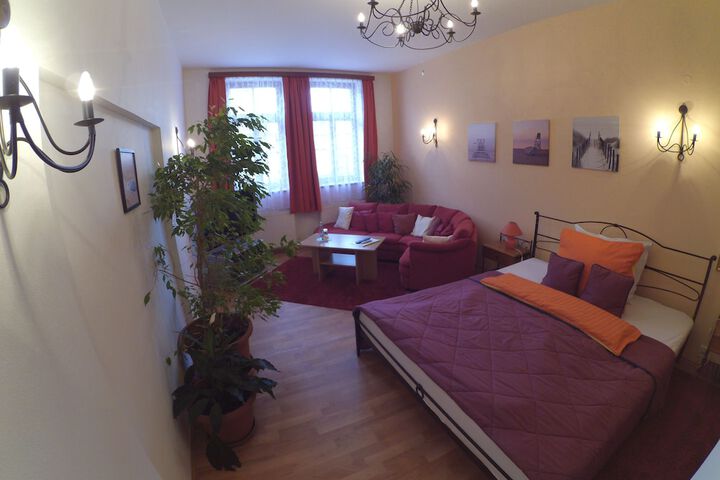 Room 9 of 44