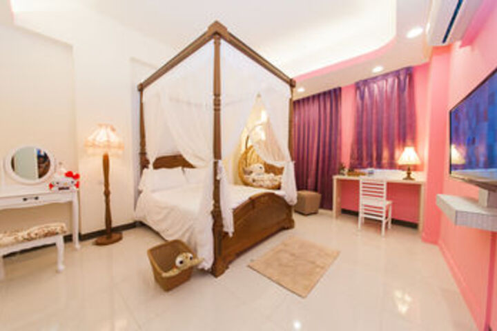 Room 15 of 25