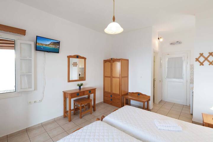 Room 12 of 24