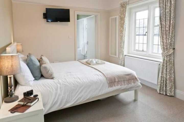 Room 4 of 57