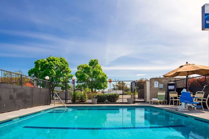Hotel with Pool