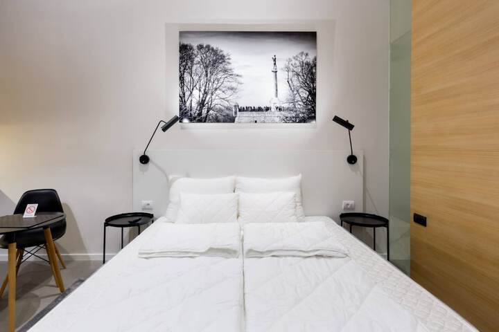 Room 16 of 45