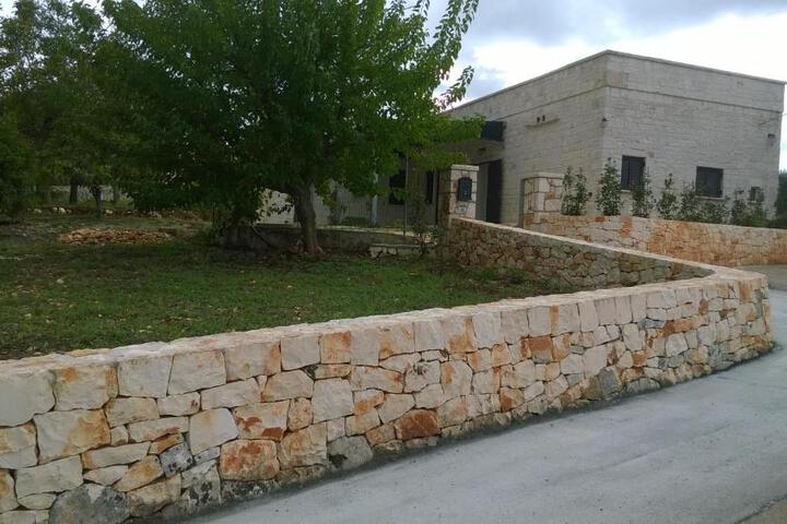 Villetta in pietra