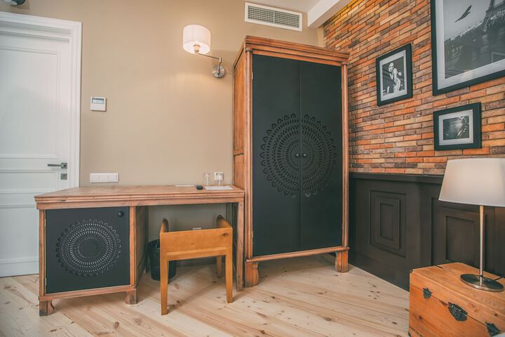 Room 5 of 36