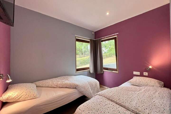 Room 2 of 41