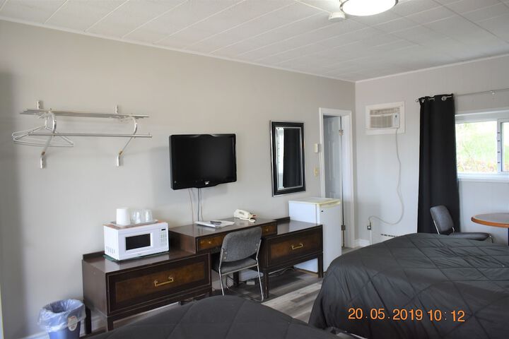 Room 4 of 43