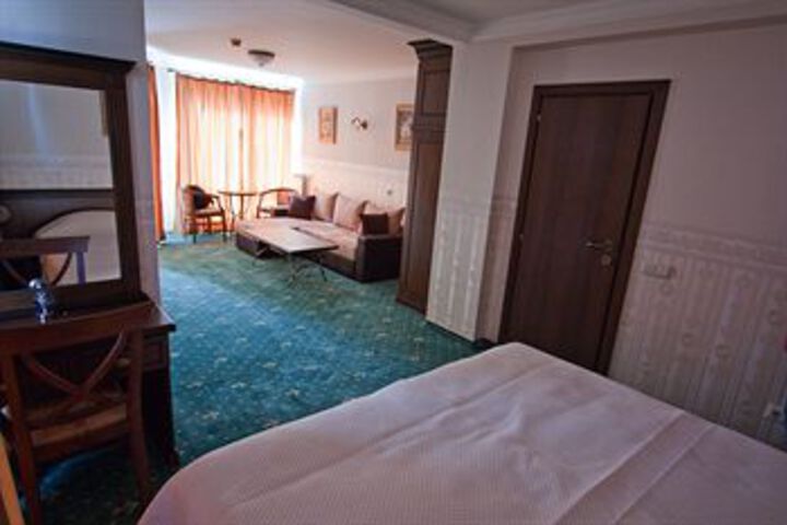 Room 20 of 53