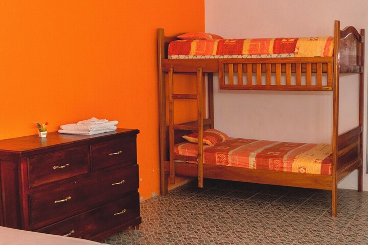 Room 17 of 93