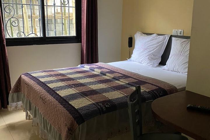 Room 5 of 14