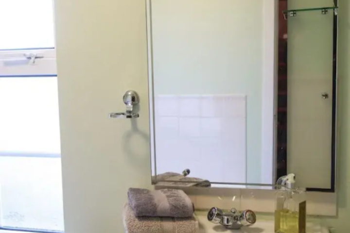 Room 11 of 14