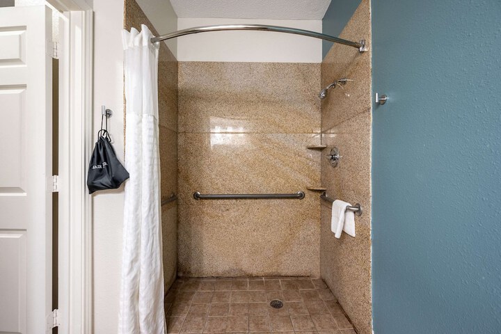 Double Accessible (10 of 13)