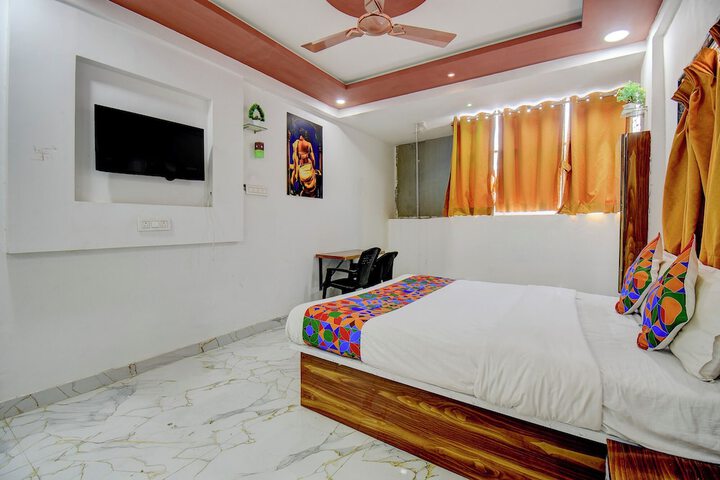 Room 17 of 28