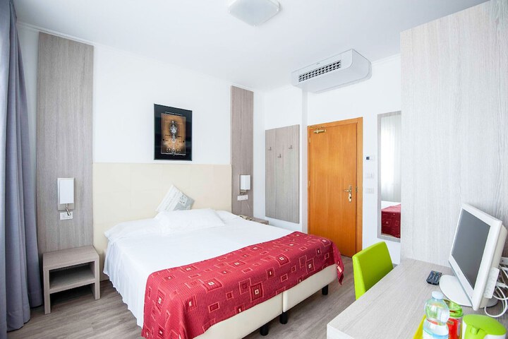 Room 40 of 79