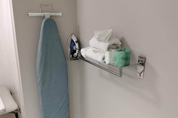 Room 110 of 190