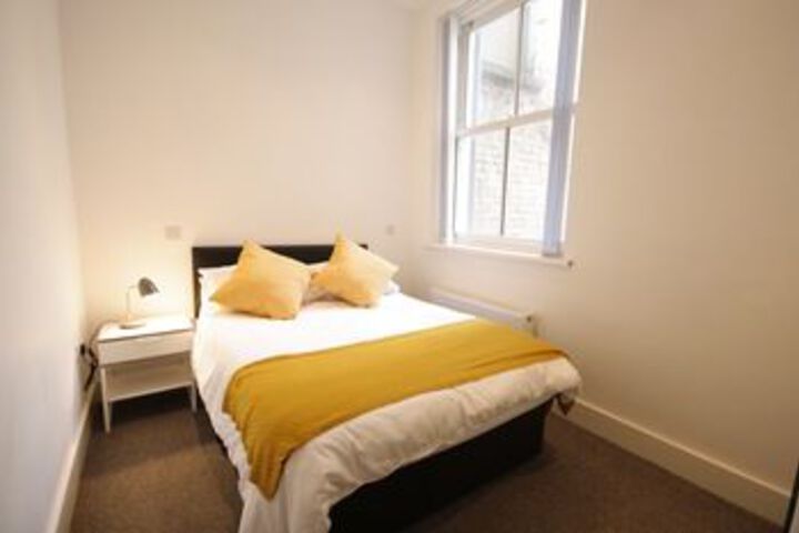 Room 7 of 13