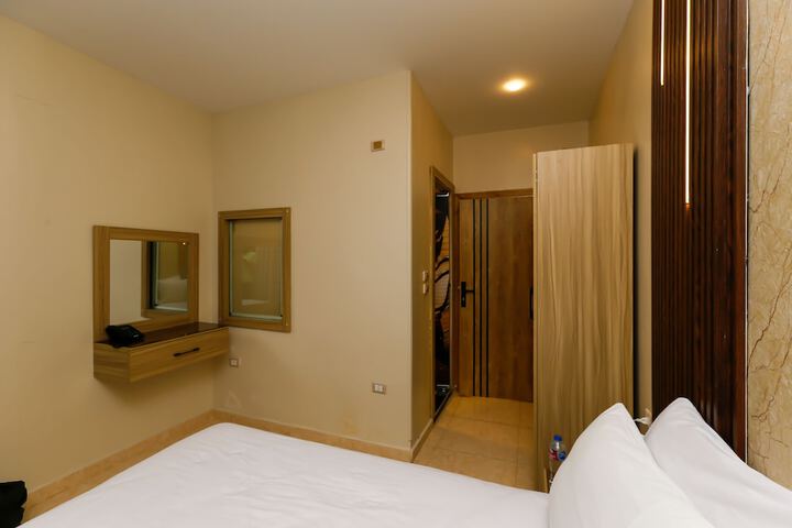 Room 115 of 284