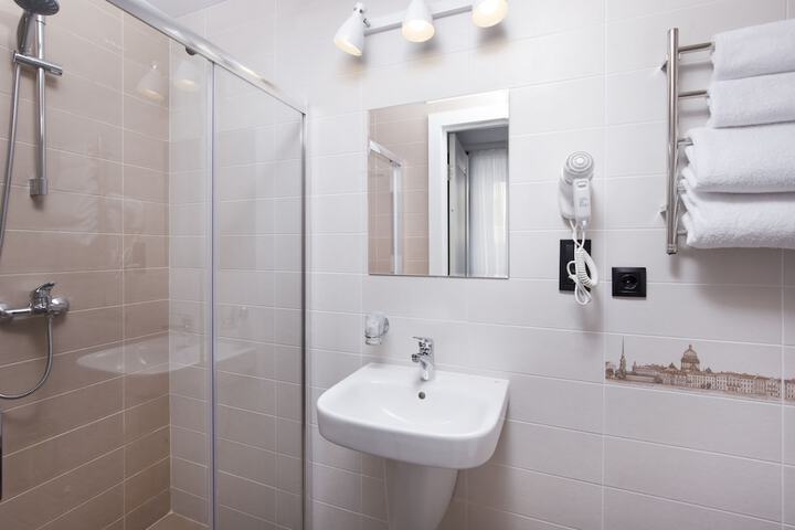 Room 6 of 20
