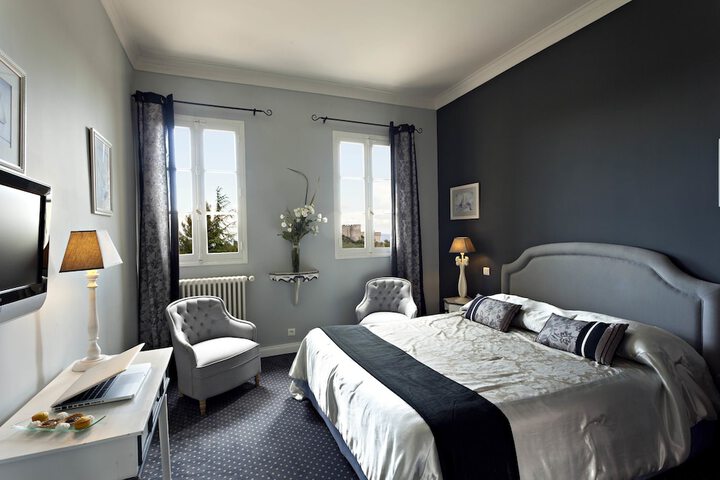 Room 3 of 38