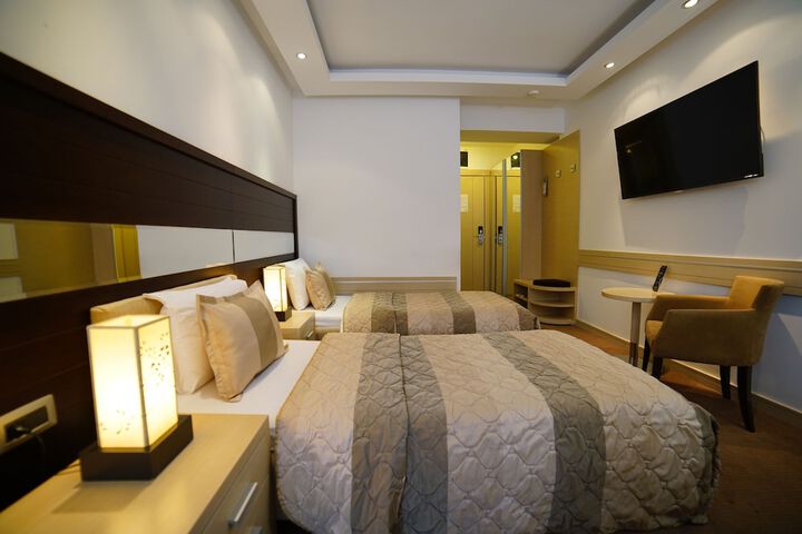 Room 6 of 38