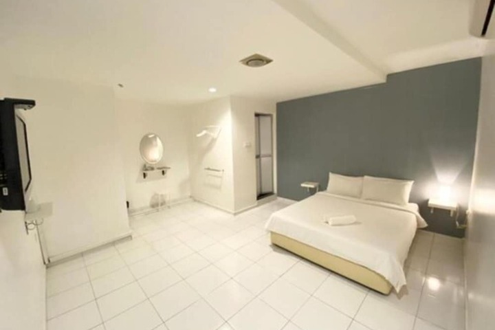 Room 4 of 27