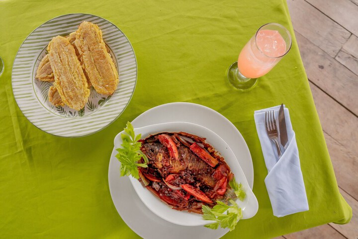 Lounge 51 of 80