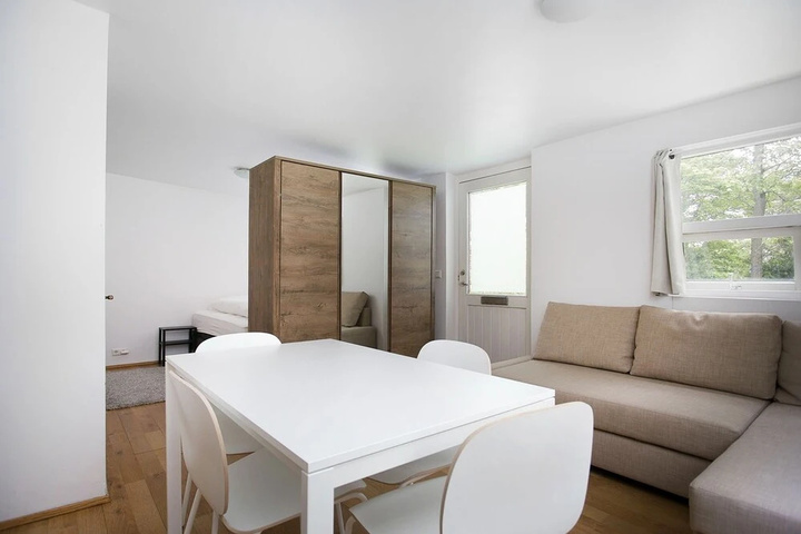 Room 2 of 19