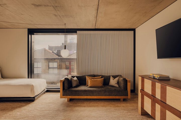 Room 47 of 102