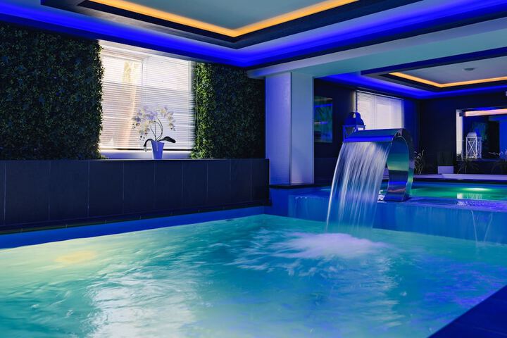 Pool 40 of 74