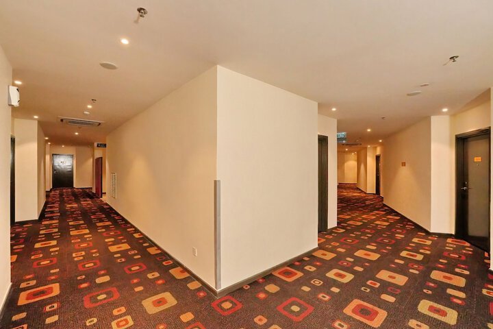Ballroom/Hall 79 of 101