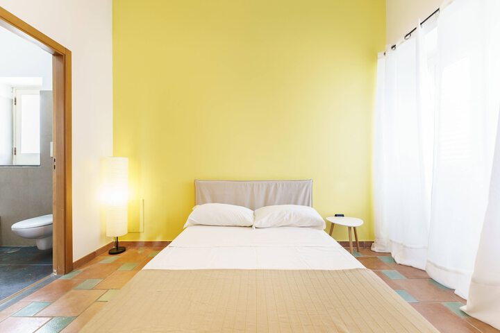 Room 8 of 75