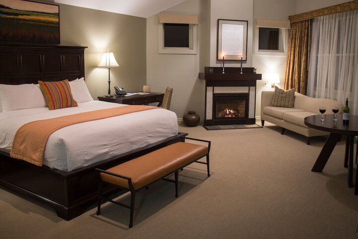 Lodge King Bed (3 of 3)