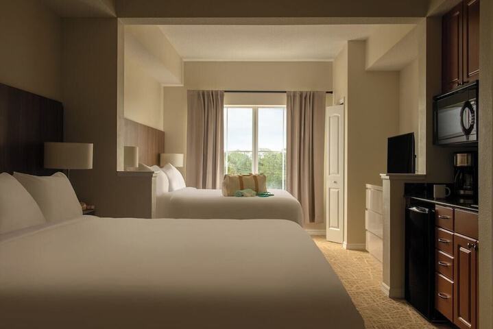 Room 4 of 25