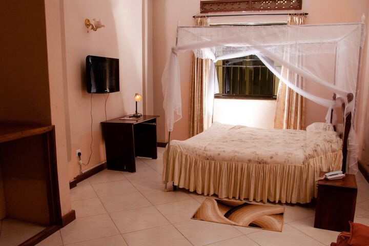 Room 6 of 34