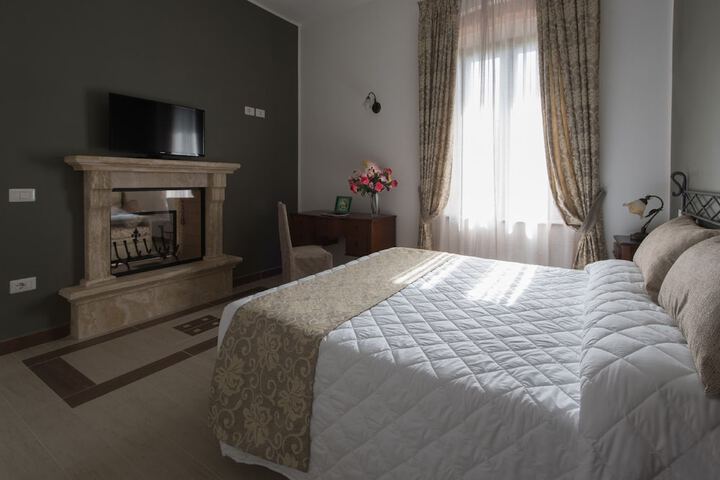 Room 3 of 35