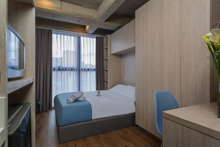 Room 10 of 10