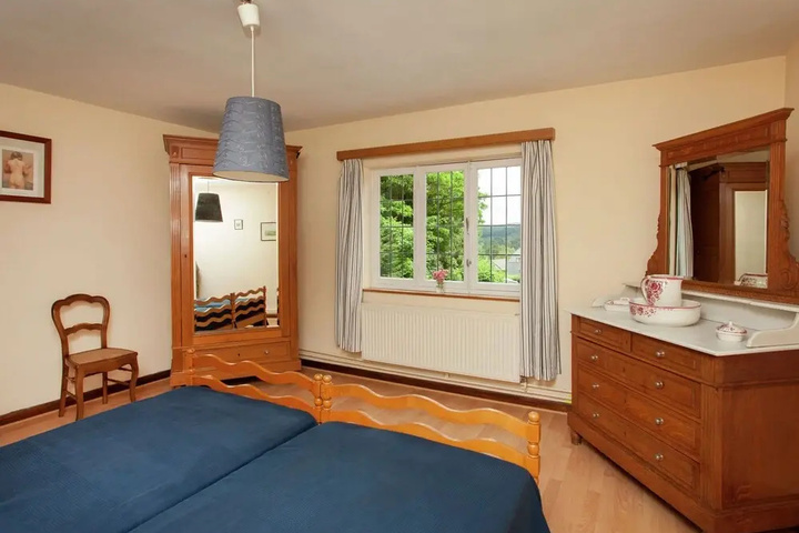 Room 4 of 23