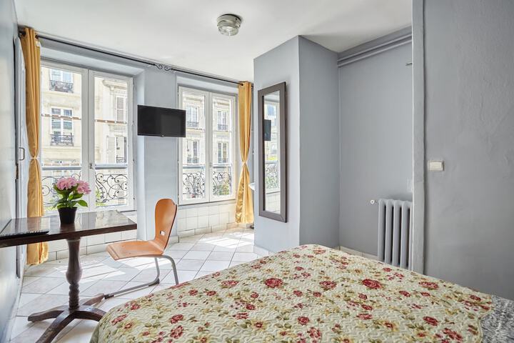 Room 8 of 17