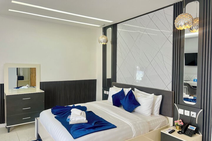 Room 17 of 42