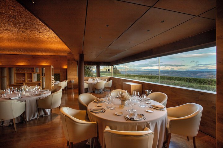 Dining 17 of 20