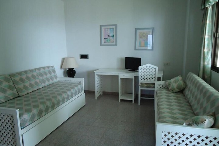 Room 21 of 34
