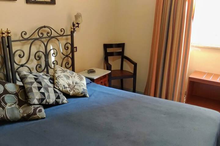 Room 4 of 43
